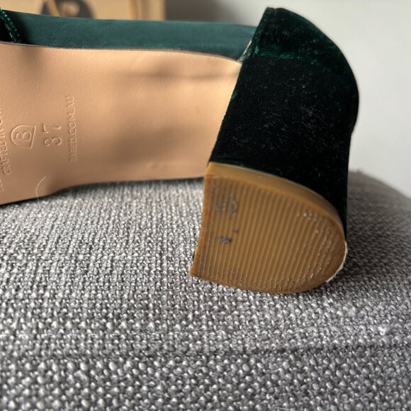 Velvet Emerald Green Heels - size US 7.5 - Picture 5 of 14